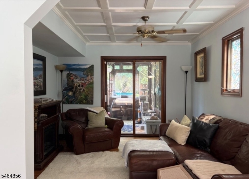 27 River Rd Property Photo 2