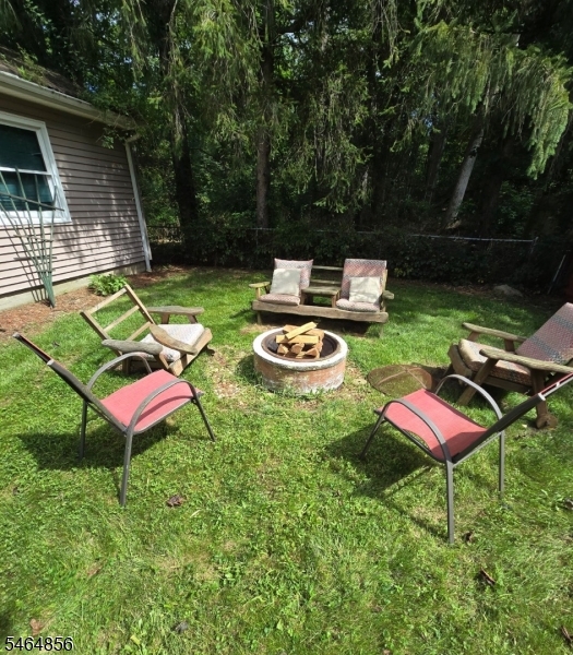 27 River Rd Property Photo 19