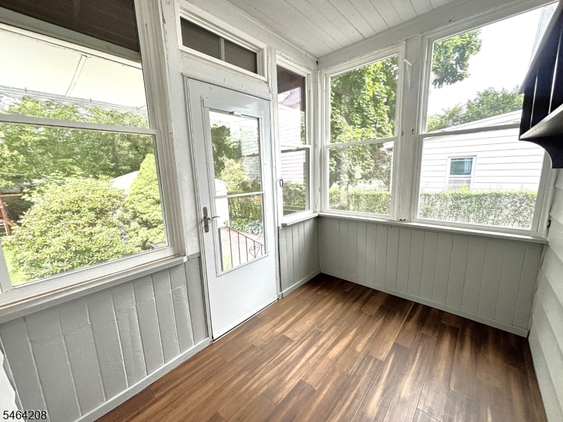 37 Beach St Property Photo 7