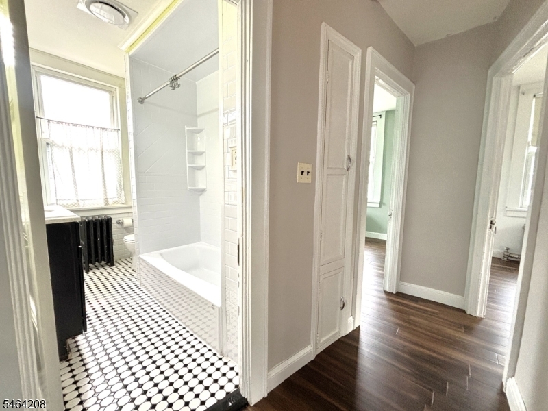 37 Beach St Property Photo 9