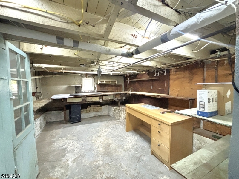 37 Beach St Property Photo 16