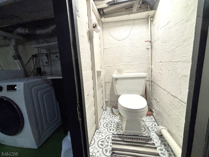 37 Beach St Property Photo 18