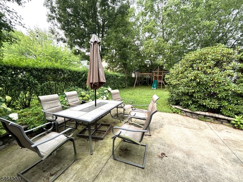 37 Beach St Property Photo 20