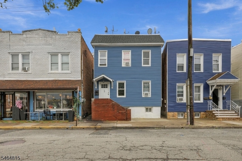 19 Summer St Property Photo 1