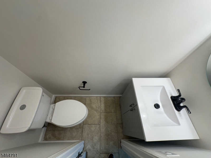 852 Valley St Property Photo 10