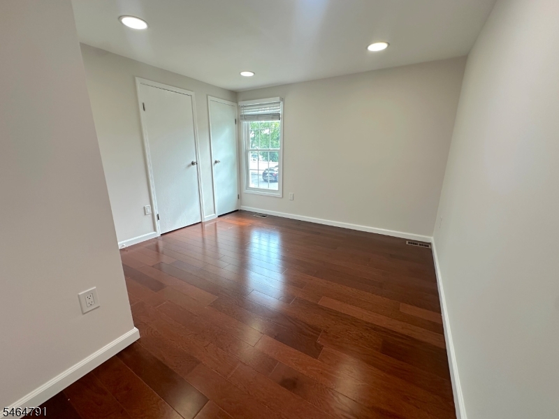 852 Valley St Property Photo 13