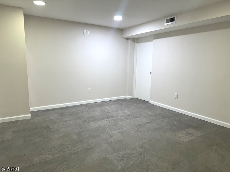852 Valley St Property Photo 23