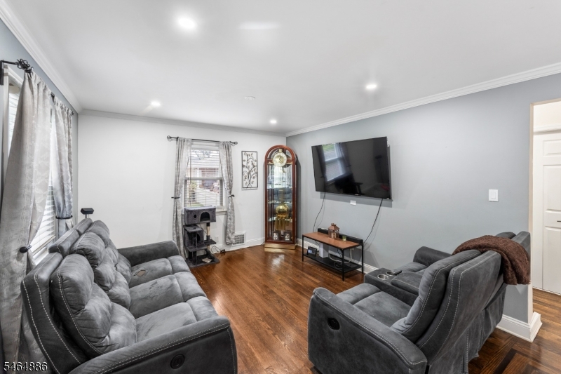 1113 Mcdonough St Property Photo 6
