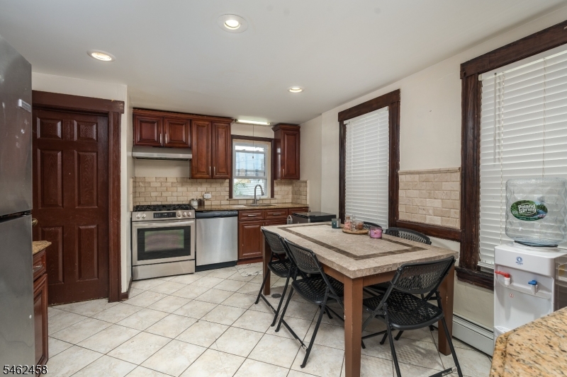 28 Prescott Ave Property Photo 5