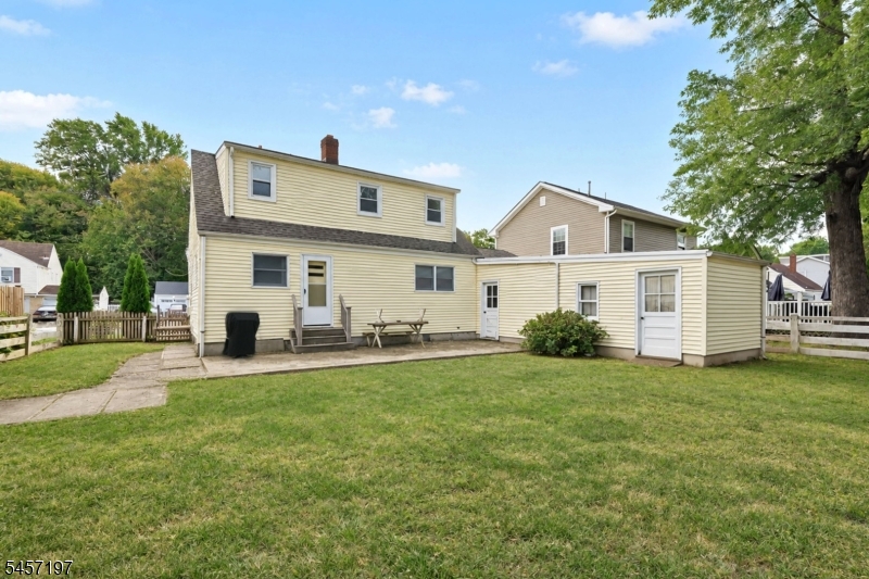 2747 Meister Ave Property Photo 11