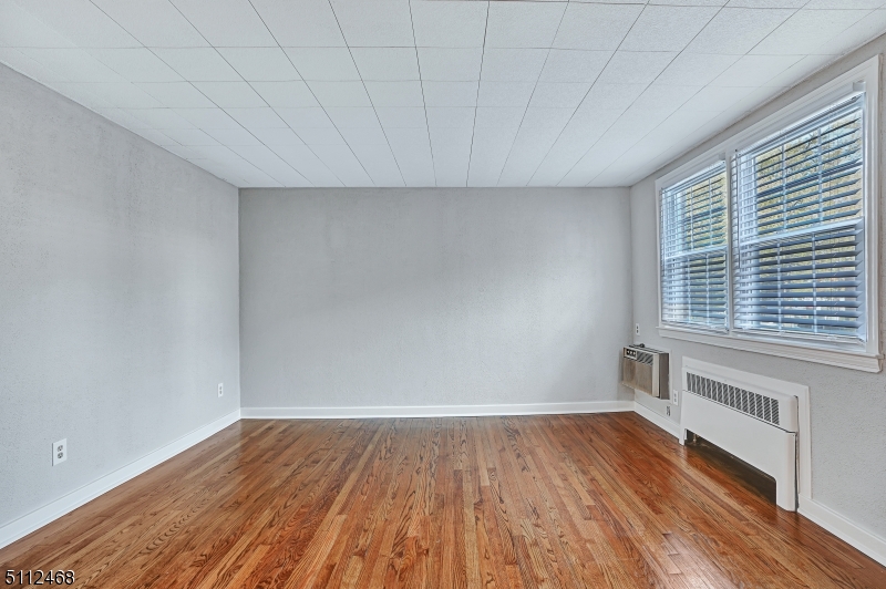 445 Morris Ave 7-d 7-d Property Photo 6