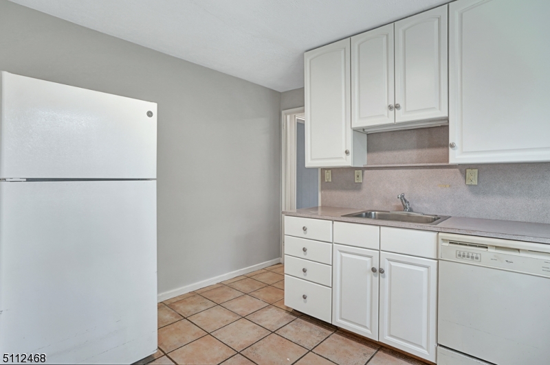 445 Morris Ave 7-d 7-d Property Photo 13