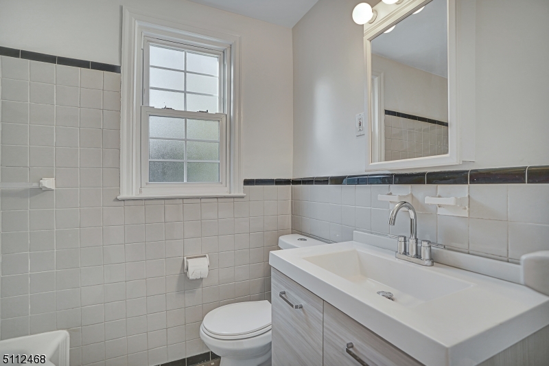 445 Morris Ave 7-d 7-d Property Photo 15