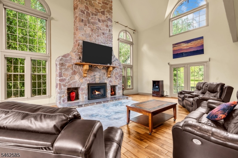 47 Rustic Trl Property Photo 5