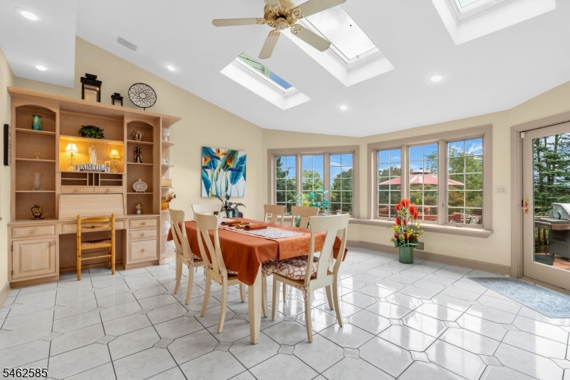 47 Rustic Trl Property Photo 15