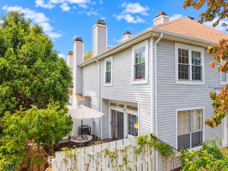22 Borelle Sq Property Photo 3