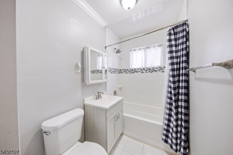 137 Lakeside Blvd Property Photo 12