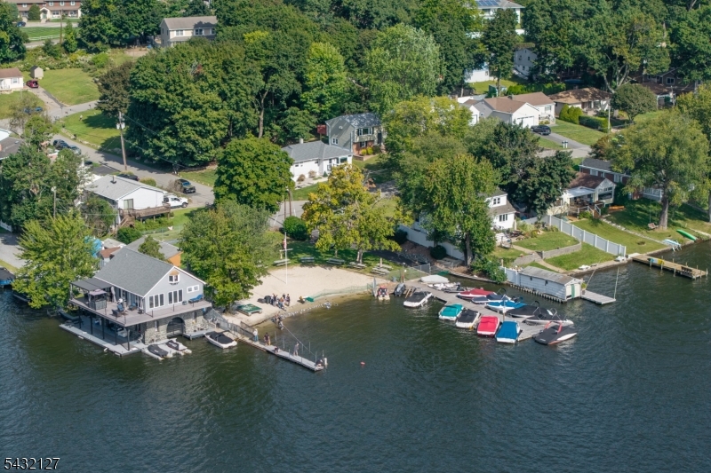 137 Lakeside Blvd Property Photo 32