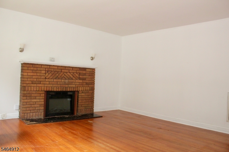 424 Lafayette Ave Property Photo 6