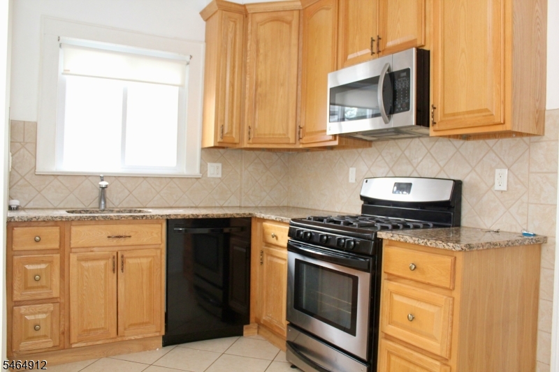 424 Lafayette Ave Property Photo 7