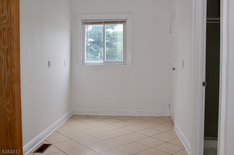 424 Lafayette Ave Property Photo 9