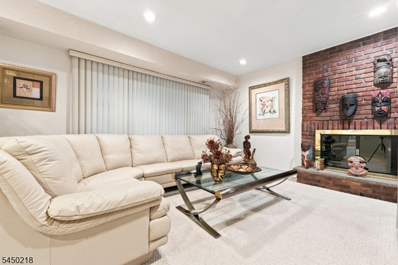 18 Druid Hill Dr Property Photo 2