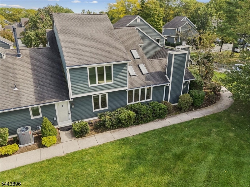 10 Village Dr