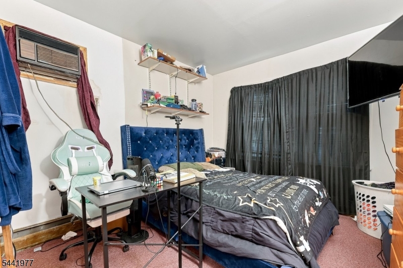 287 Clerk St Property Photo 6