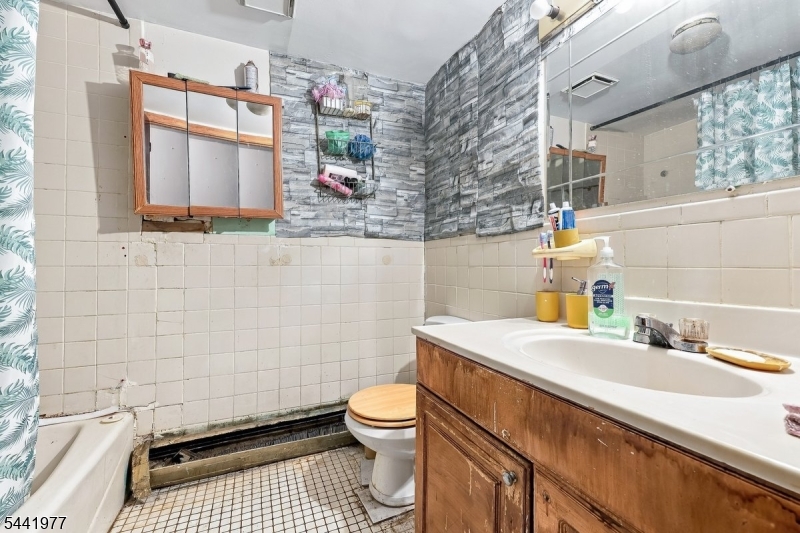 287 Clerk St Property Photo 7
