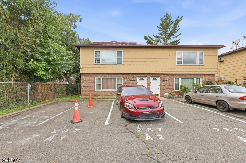 287 Clerk St Property Photo 8