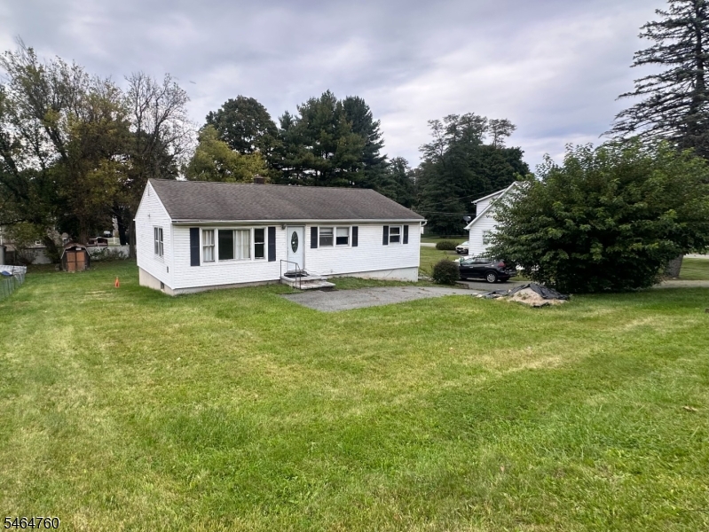 270 Munsonhurst Rd Property Photo 1