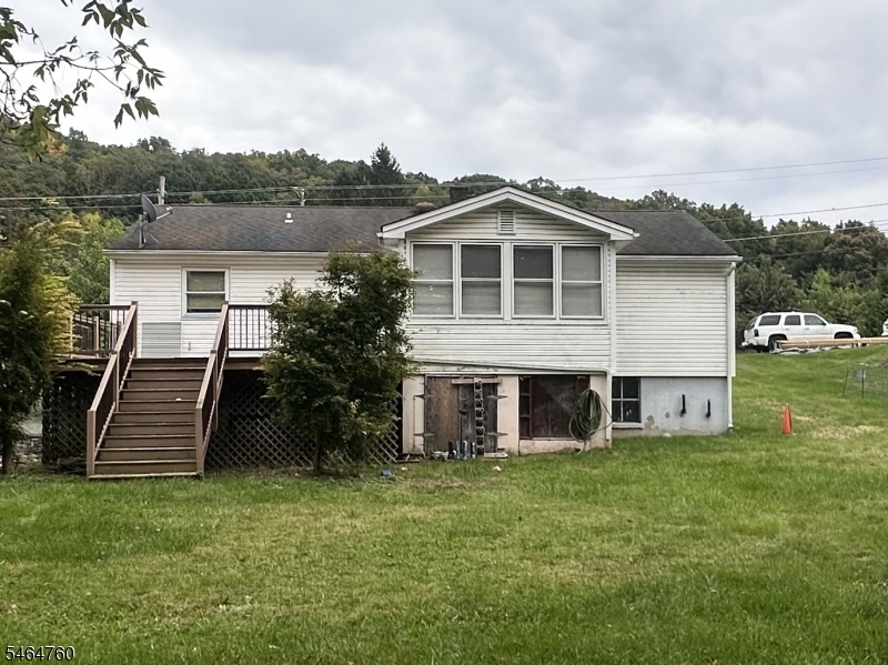 270 Munsonhurst Rd Property Photo 2