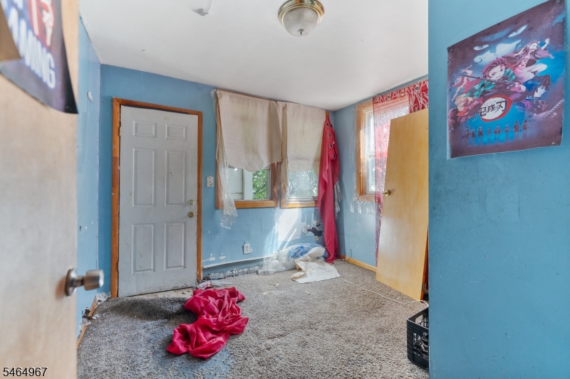 455 4th Ave Property Photo 3
