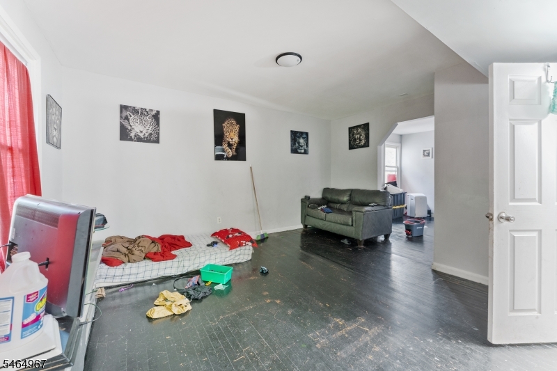 455 4th Ave Property Photo 8