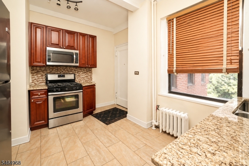 363 Mt Prospect Ave 2 Property Photo 8