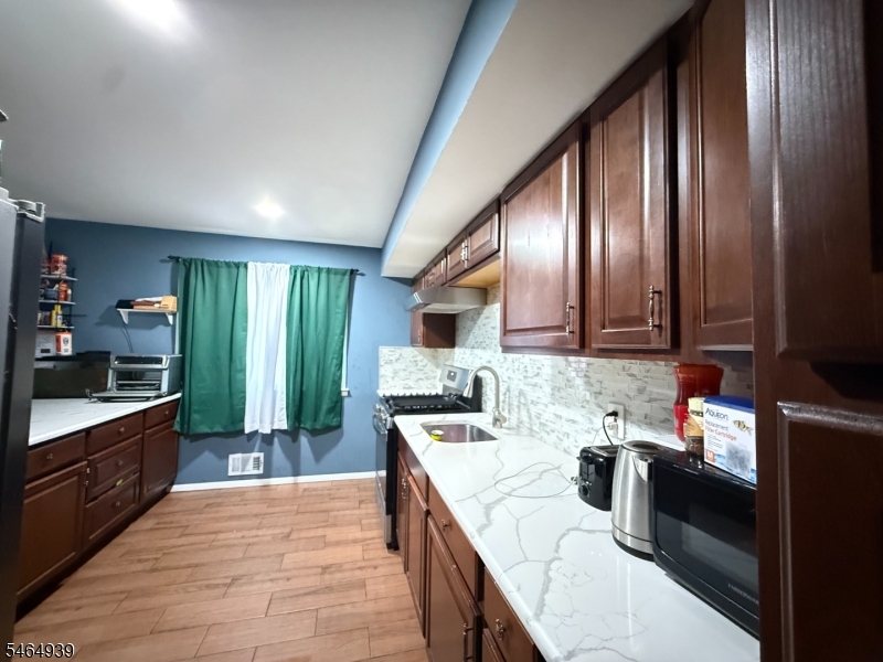 53 Curtis Ave Property Photo 6