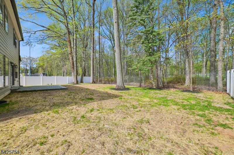 136 Irwin St Property Photo 35