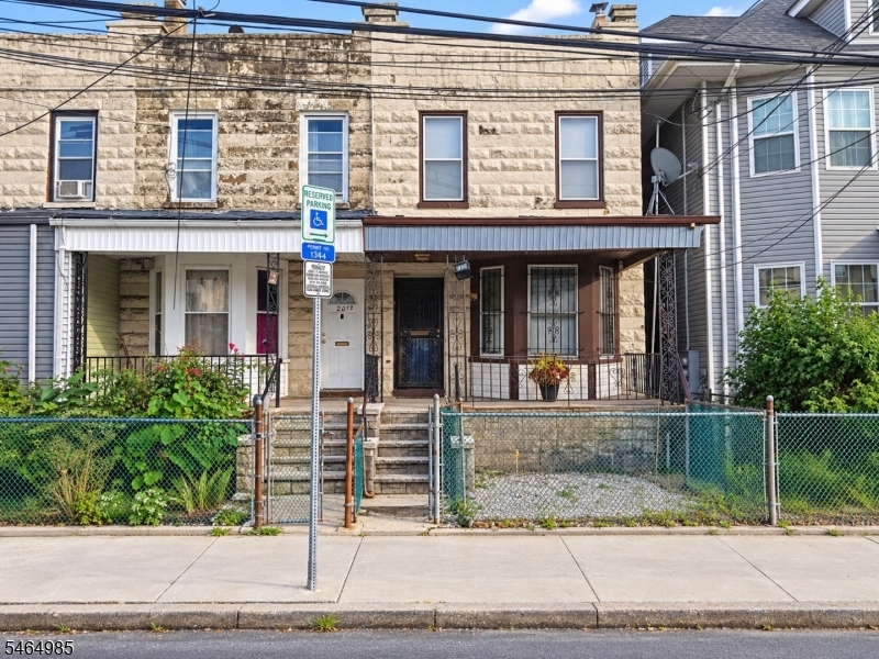 22 Willoughby St 1 Property Photo 1