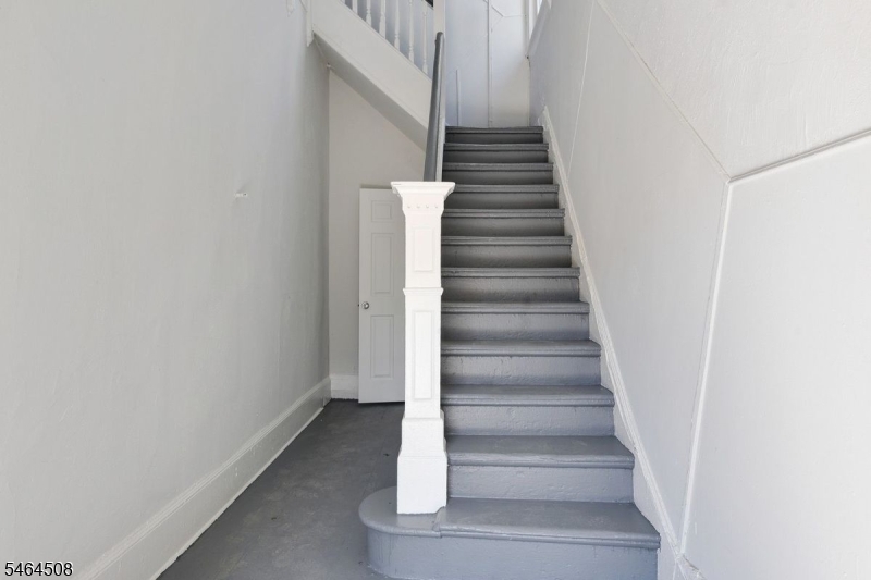 41 Mission St 3 Property Photo 4