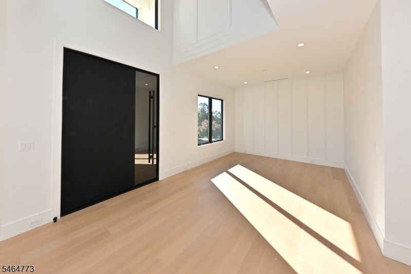 119 Arnot Pl Property Photo 5