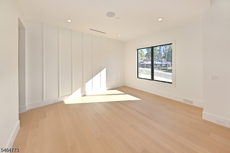 119 Arnot Pl Property Photo 7