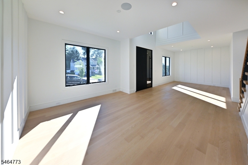 119 Arnot Pl Property Photo 9