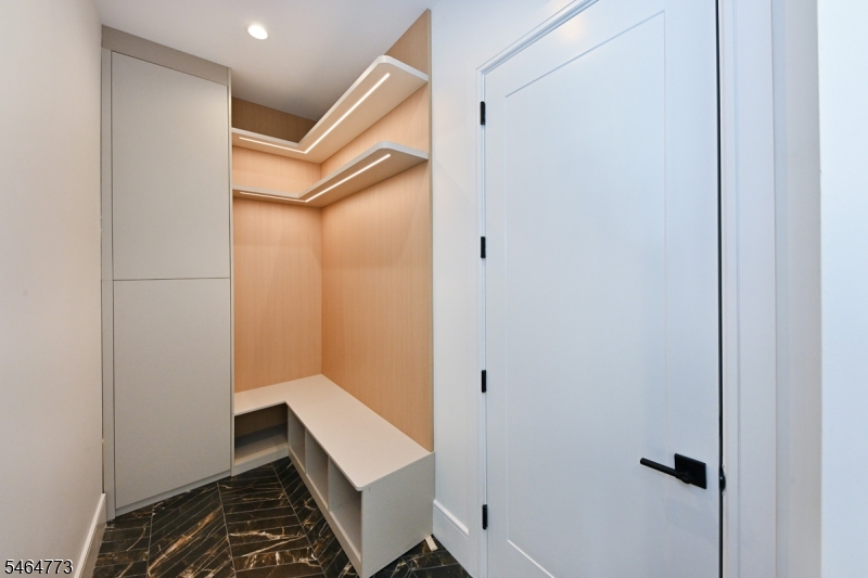 119 Arnot Pl Property Photo 15