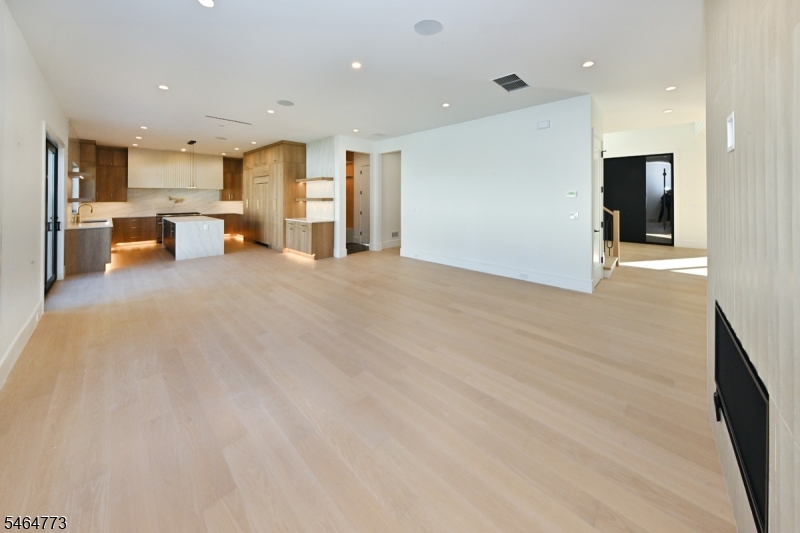 119 Arnot Pl Property Photo 17