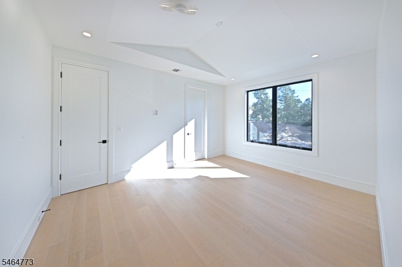 119 Arnot Pl Property Photo 32