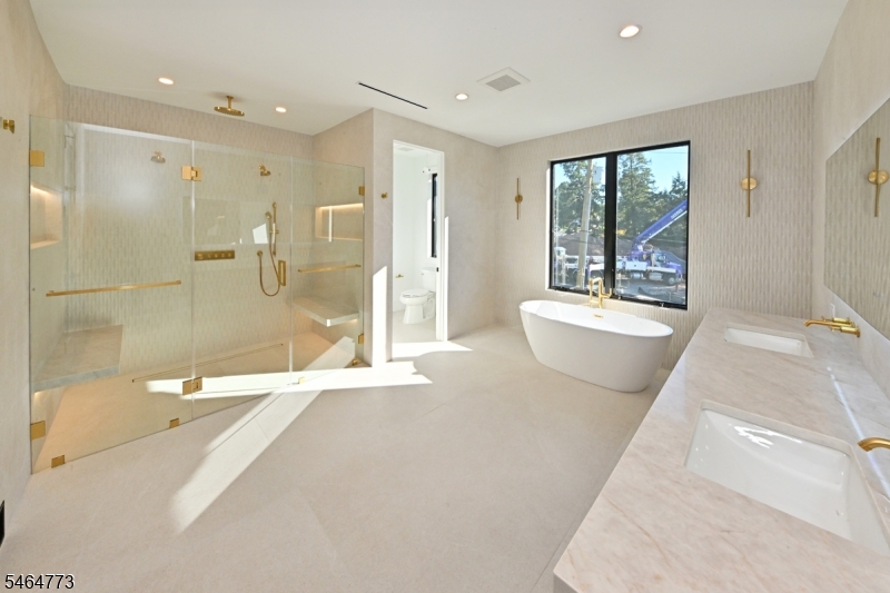 119 Arnot Pl Property Photo 42