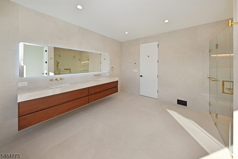 119 Arnot Pl Property Photo 43