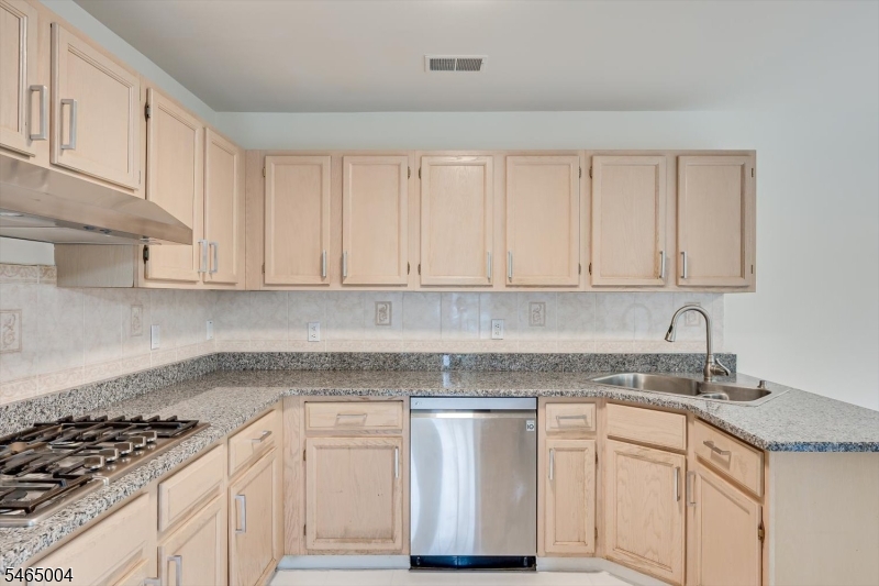99 Castle Pointe Blvd Property Photo 16
