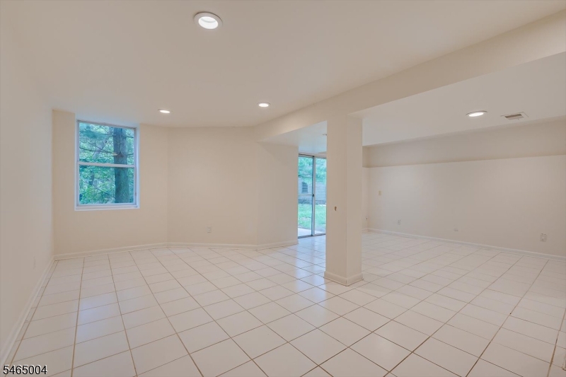 99 Castle Pointe Blvd Property Photo 35