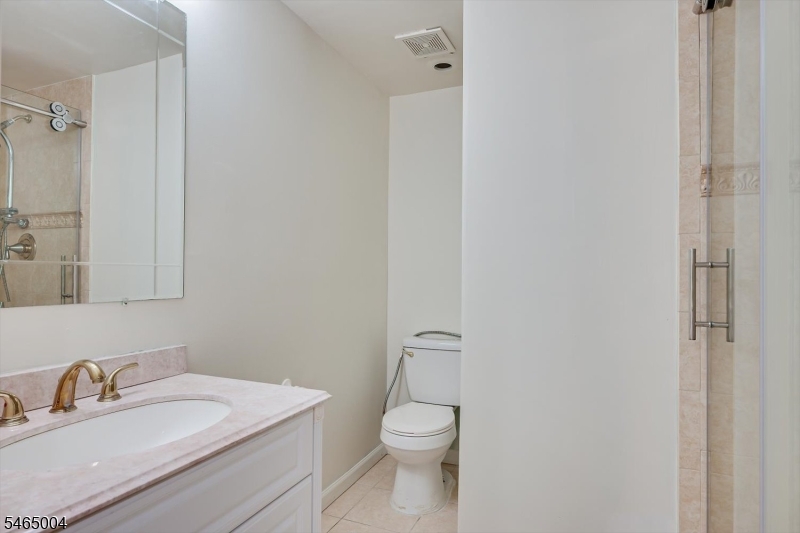 99 Castle Pointe Blvd Property Photo 37